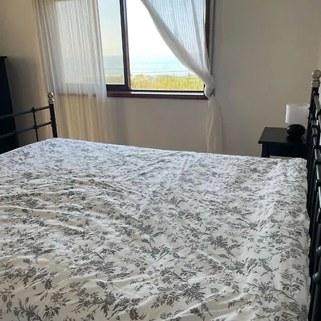 Holiday home Carminho House